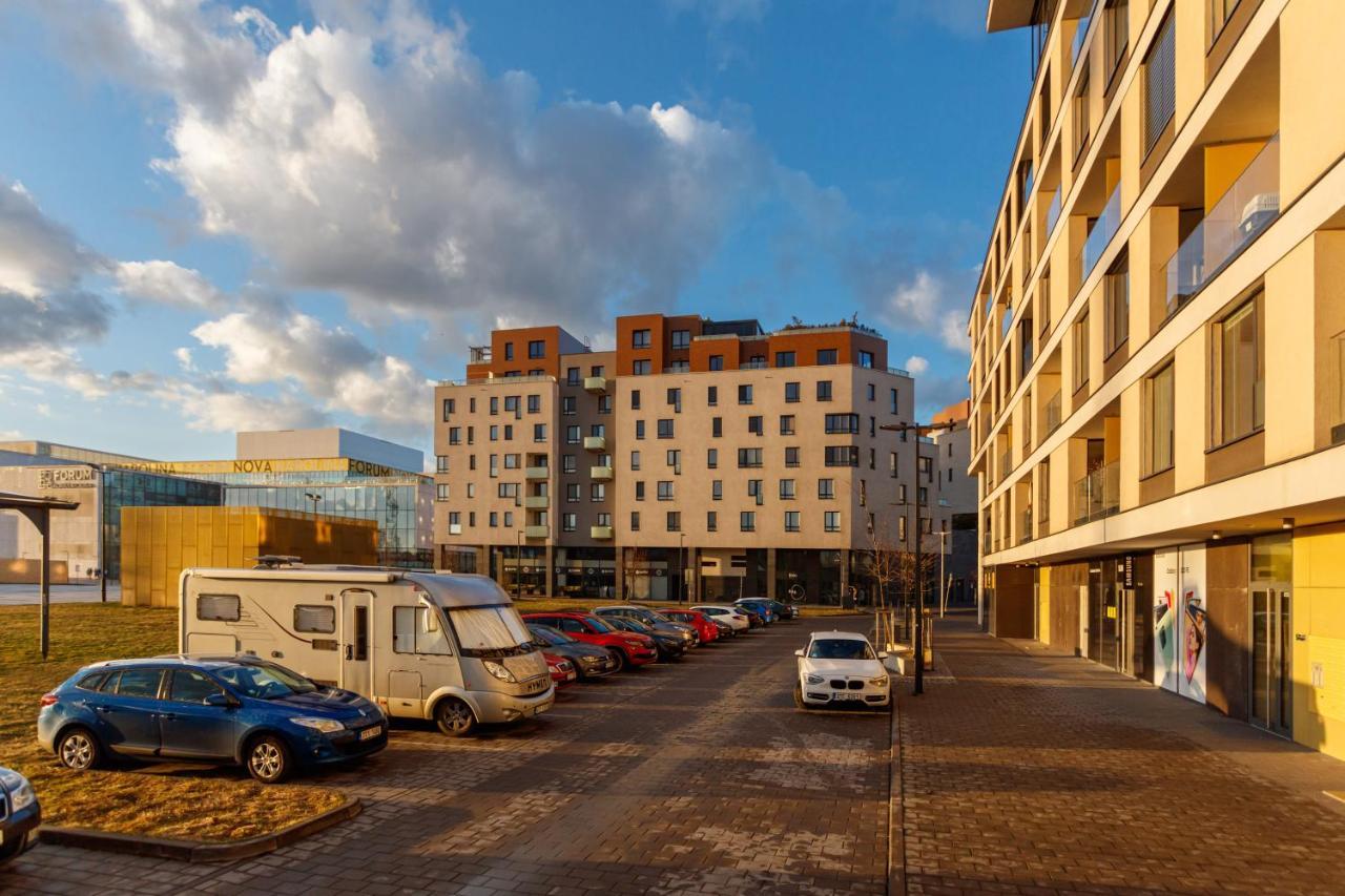 Golden Apartments Rezidence Nova Karolina Ii. Острава Экстерьер фото